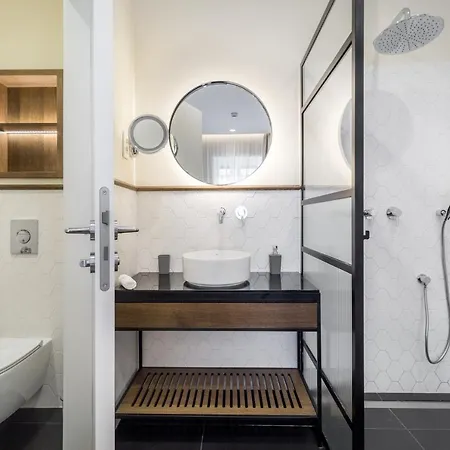 Eye- Boutique Suites, By Bqa Hotell Budapest