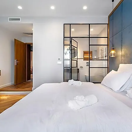 Eye- Boutique Suites, By Bqa ブダペスト