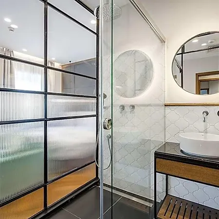 Eye- Boutique Suites, By Bqa 호텔