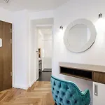 Eye- Boutique Suites, By Bqa Βουδαπέστη