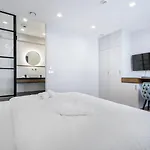 Eye- Boutique Suites, By Bqa 2* Budapest