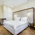 Eye- Boutique Suites, By Bqa Βουδαπέστη