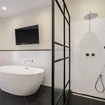 Hotel Eye- Boutique Suites, By Bqa Budapest