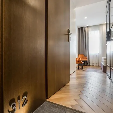Eye- Boutique Suites, By Bqa 2* Budapest