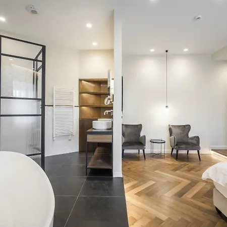 Eye- Boutique Suites, By Bqa Hotel Budapeste