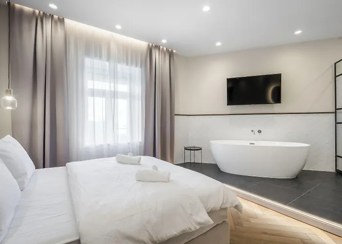 Eye- Boutique Suites, By Bqa 布达佩斯